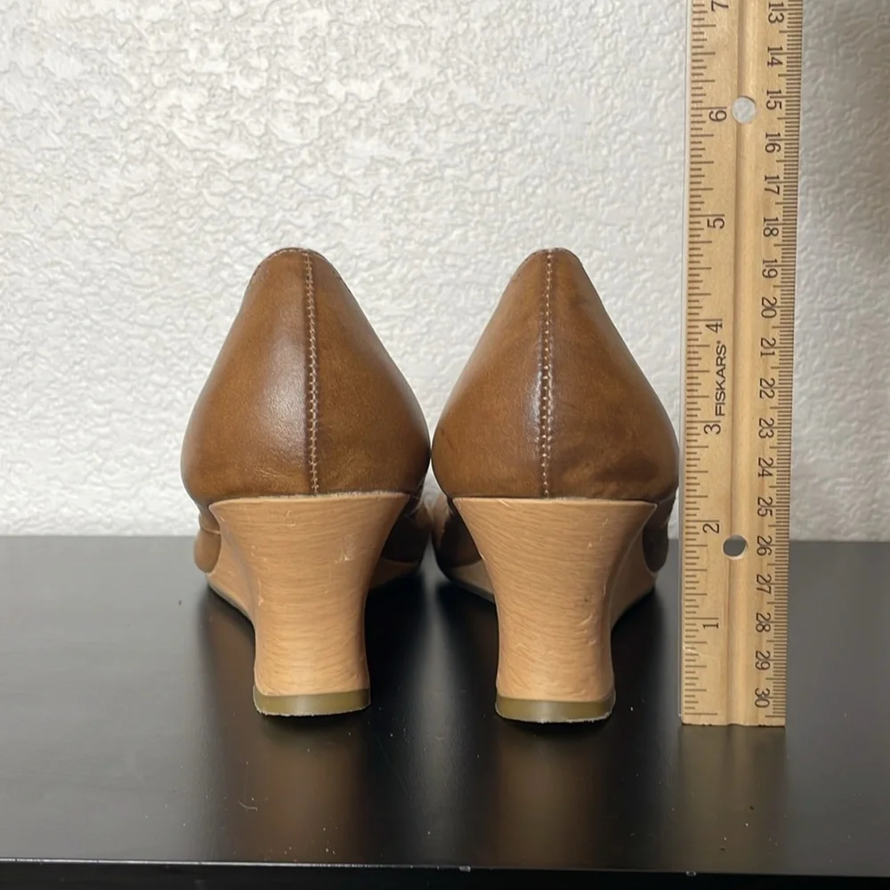 Report Ariana Brown Wedge Size 10